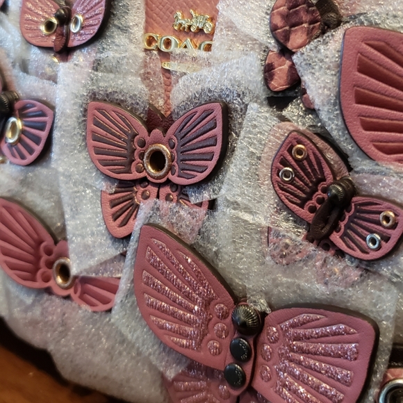 **1 LEFT** NEW "Retail" Coach LARGE Wristlet - Picture 7 of 9